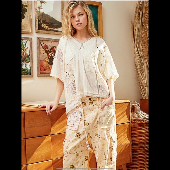 NWT POL Women's Natural V-Neck Lace Detailed Hoodie Size Medium - Picture 2 of 3